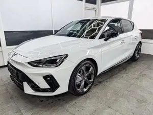 Cupra Leon 1.5 TSI MATRIX NAVI INTELLIGENT DRIVE SHZ KEYLE...