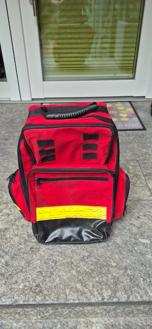 2 Stk. Rettungs- bzw. Notfallrucksäcke mit Innenfächer Bild 2