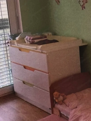 KINDER: Kleiderkasten und Kommode Bild 2
