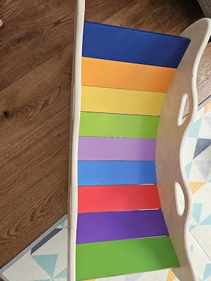Wippe aus Holz für Kleinkinder