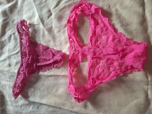 Wähle einen String in rosa mit Spitze