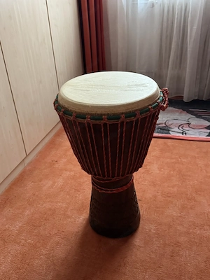 Große Djembe ca. 1 Meter   hochwertige Holztrommel inkl. Tragetasche Bild 3