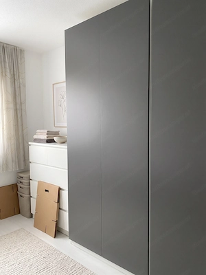 4x Grauer IKEA PAX Kleiderschrank  - Top ausgestattet  - Neupreis über 550 Euro -  je 250 Euro  Bild 2