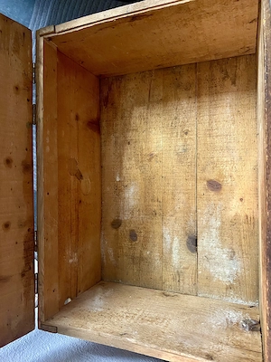 alte Holzkiste Bild 2