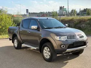 Mitsubishi L200 2.5D NUR 88.000 KM Doppelkabine Bild 4