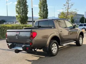 Mitsubishi L200 2.5D NUR 88.000 KM Doppelkabine Bild 2