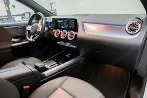 Mercedes-Benz EQA 250 KAM ParkAss. SpurH Navi KlimaA FLA LED Bild 9