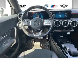 Mercedes A 180 Aut. // AMG-Line Interieur // Rückfahrkamera Bild 7