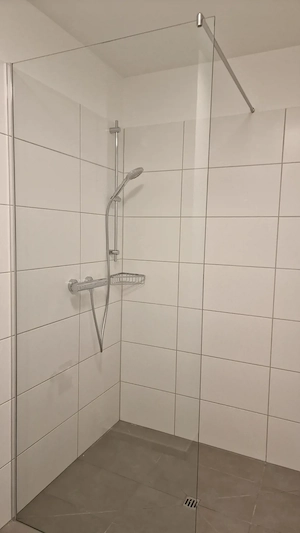 Hochwertige 2-Zimmer-Wohnung mit großzügiger überdachter Terrasse und freier Sicht auf die Berge Bild 5