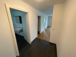 Vermiete 2 Zimmer Wohnung Bild 3