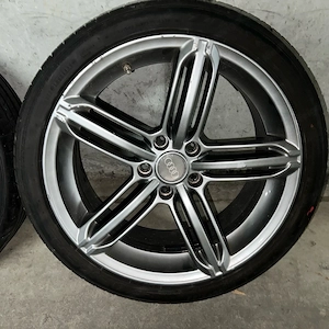 4x audi Felgen mit sommerreifen falken 225 40. 18 Bild 2