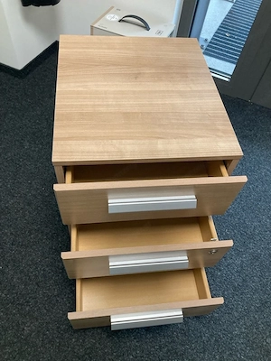Rollschrank Bild 2