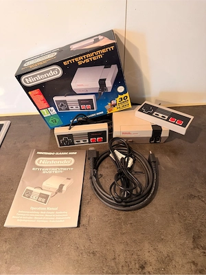 Nintendo Classic Mini NES   neuwertig, komplett mit Originalverpackung und zusätzlichem Controller Bild 2