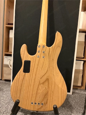 Harley Benton E-Bass zu verkaufen Bild 3