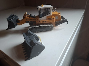 RC Raupenlader 1:50 Bild 2