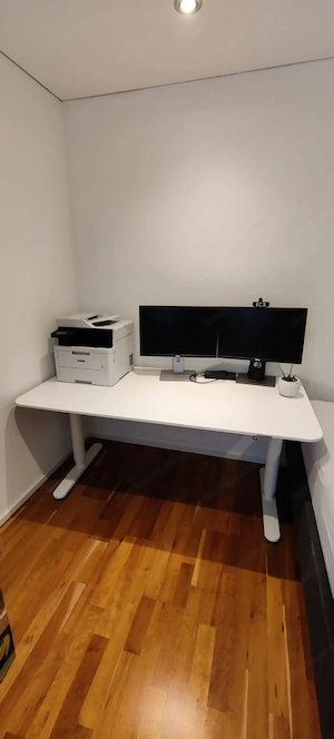 IKEA BEKANT Sitz- Stehschreibtisch weiß 160x80cm elektrisch höhenverstellbar