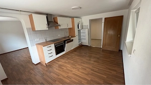 3 Zimmer Erdgeschosswohnung in einem 2 Parteienhaus mit Parkplatz in ruhiger Wohngegend Bild 2