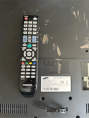 Samsung LE32S62B - 32 Zoll TV mit Fernbedienung Bild 3