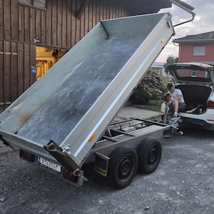 Transportarbeiten mit Dreiseitenkipper 2,6T Bild 3
