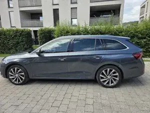 Skoda Octavia Combi Premium TDI DSG                                                         Bild 2