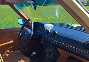 Mercedes 250 W123 Bild 7