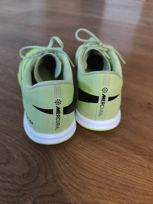 Nike Hallenschuhe Gr. 41 Bild 3