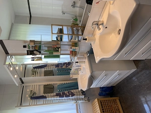 großes, helles Zimmer in wunderschönem Haus zu vermieten Bild 5