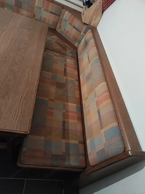 Eckbank mit Tisch und 2 Stühle  Bild 4