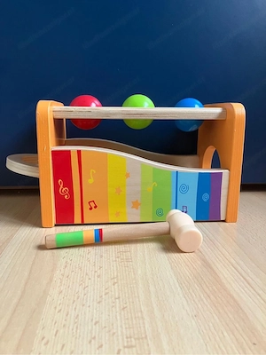 kinderspielsachen und büchlein Bild 4