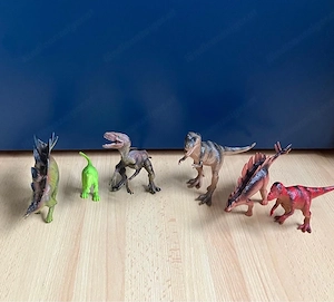 kinderspielsachen und büchlein Bild 2