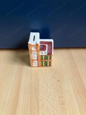 kinderspielsachen und büchlein Bild 3