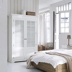 Kleiderschrank