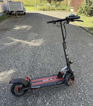 E-Scooter Kugoo Kirin M4 mit Licht, Hupe, Bremslicht und Blinker 