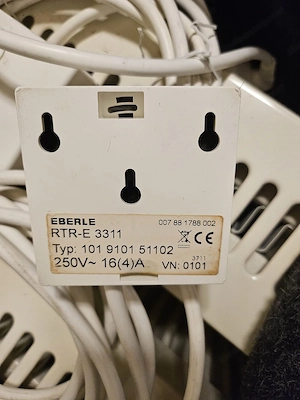 Elektrische Flächenspeicherheizung  mit Rollen 2 Stück, inkl. Eberle Thermostat Bild 2