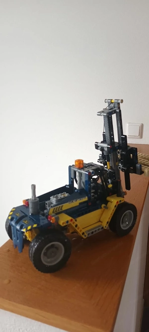 Lego Schwerlast Gabelstabler Bild 3