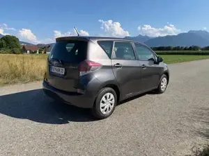 Toyota Verso S 1,4 D-4D90 Active Kombi   Family Van (2015) Bild 5