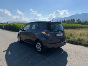 Toyota Verso S 1,4 D-4D90 Active Kombi   Family Van (2015) Bild 2