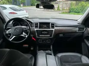Mercedes-Benz ML 350 Bild 7