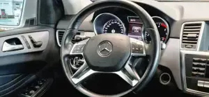 Mercedes-Benz ML Bild 11