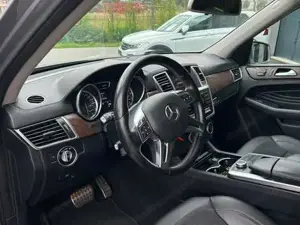 Mercedes-Benz ML 350 Bild 8