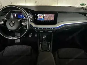 Skoda Oktavia Kombi 2,0 TDI Ambition Bild 3
