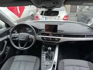Audi A4 Avant 2.0tdi Bild 9