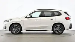 BMW iX1 xDrive30 M Sportpaket // Head-Up // DAB-Tuner Bild 5