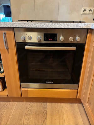 Küche mit Holzfronten Bild 5