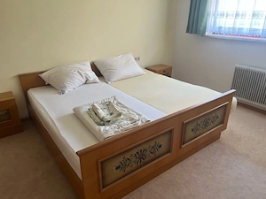 Schlafzimmer komplett Bild 3
