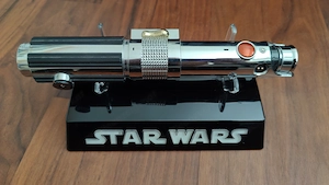 Star Wars R2-D2 Wireless Webcam von Nikko mit Lichtschwert-Fernbedienung Sammlerstück  Bild 2