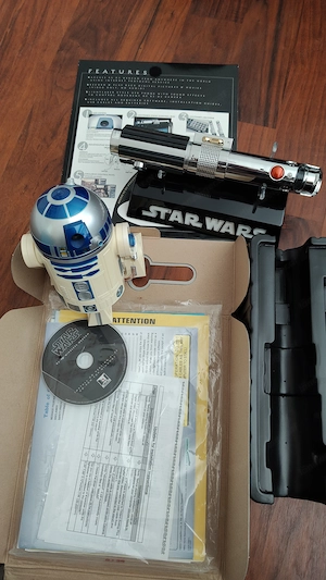 Star Wars R2-D2 Wireless Webcam von Nikko mit Lichtschwert-Fernbedienung Sammlerstück  Bild 4