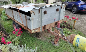 Traktor Anhänger gebremst Bild 3