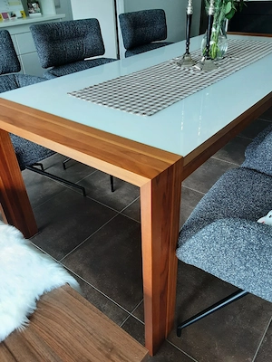 Esszimmertisch Bild 4