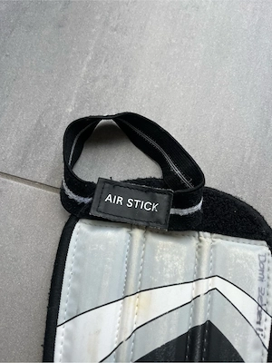 Schienbeinschoner Reusch 12 76 202 Air Stick in Größe small Bild 5